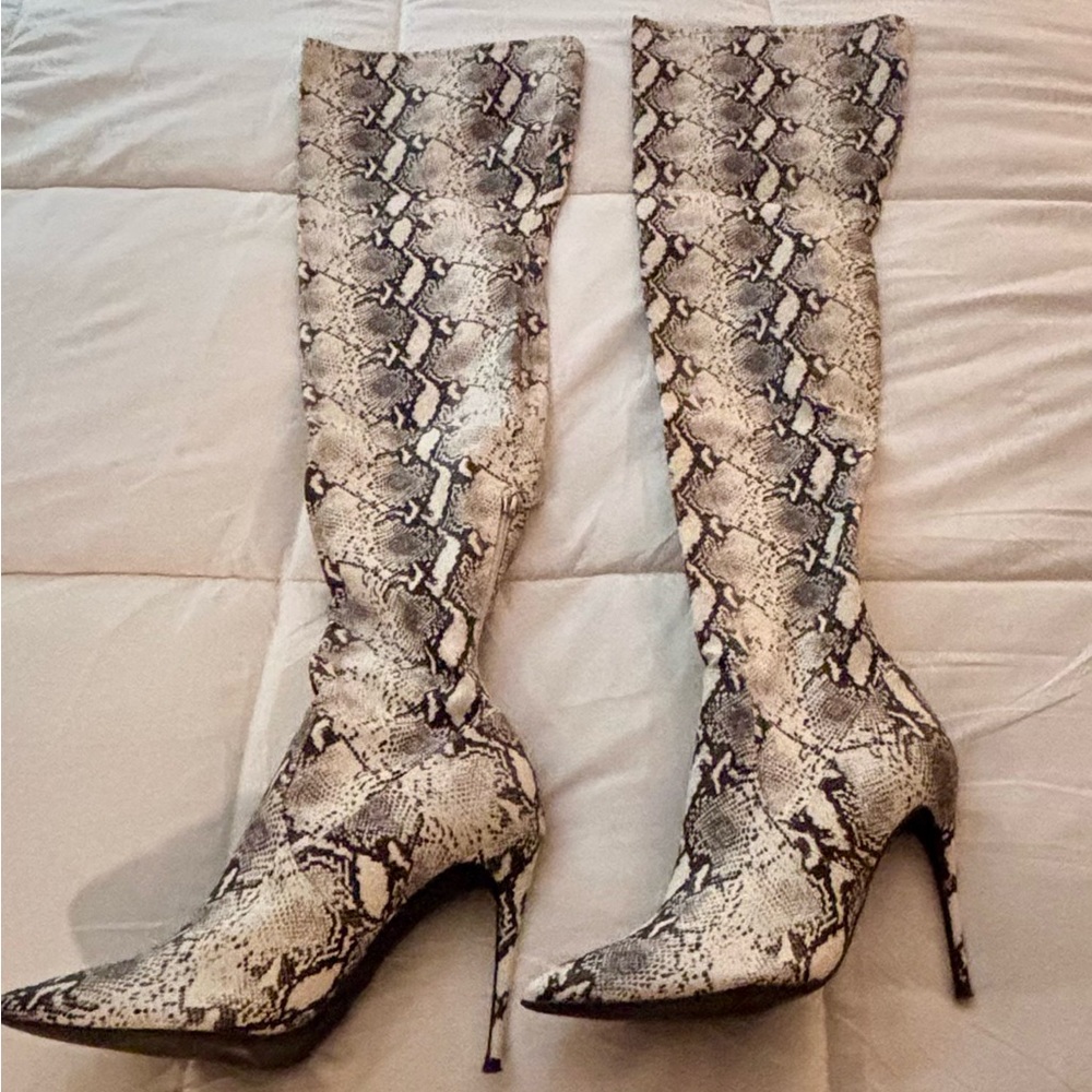 Steve Madden Thigh High Snakeskin Boots Pointed Toe Stiletto Heel OTK Women’s 9